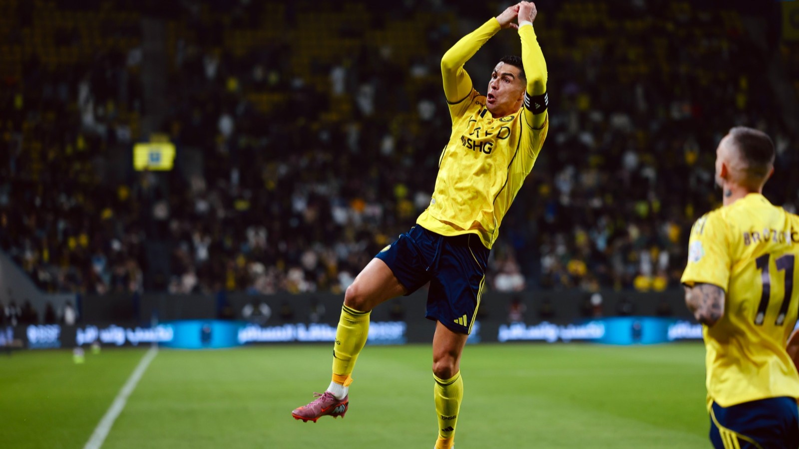 العاشر توالياً.. سلسلة النصر المثالية مستمرة بثنائية القناص كريستيانو رونالدو 