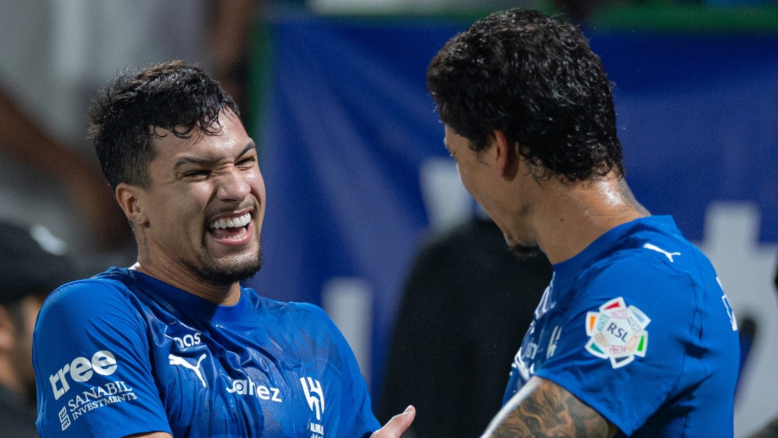 الفوز الأكبر.. الهلال يقسو على الاتفاق ويقترب من النصر 