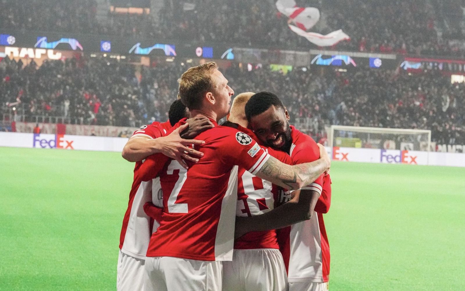 فرحة فريق رويال أنتويرب بهزيمة برشلونة في دوري أبطال أوروبا 13-12-2023