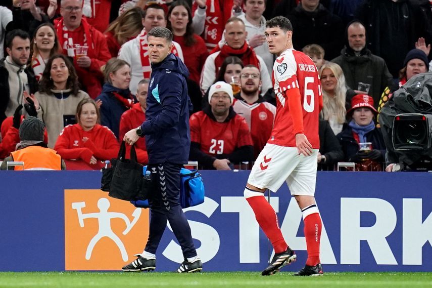 كريستنسن يغادر مباراة الدنمارك وفنلندا مصاباً - 24 مارس 2023