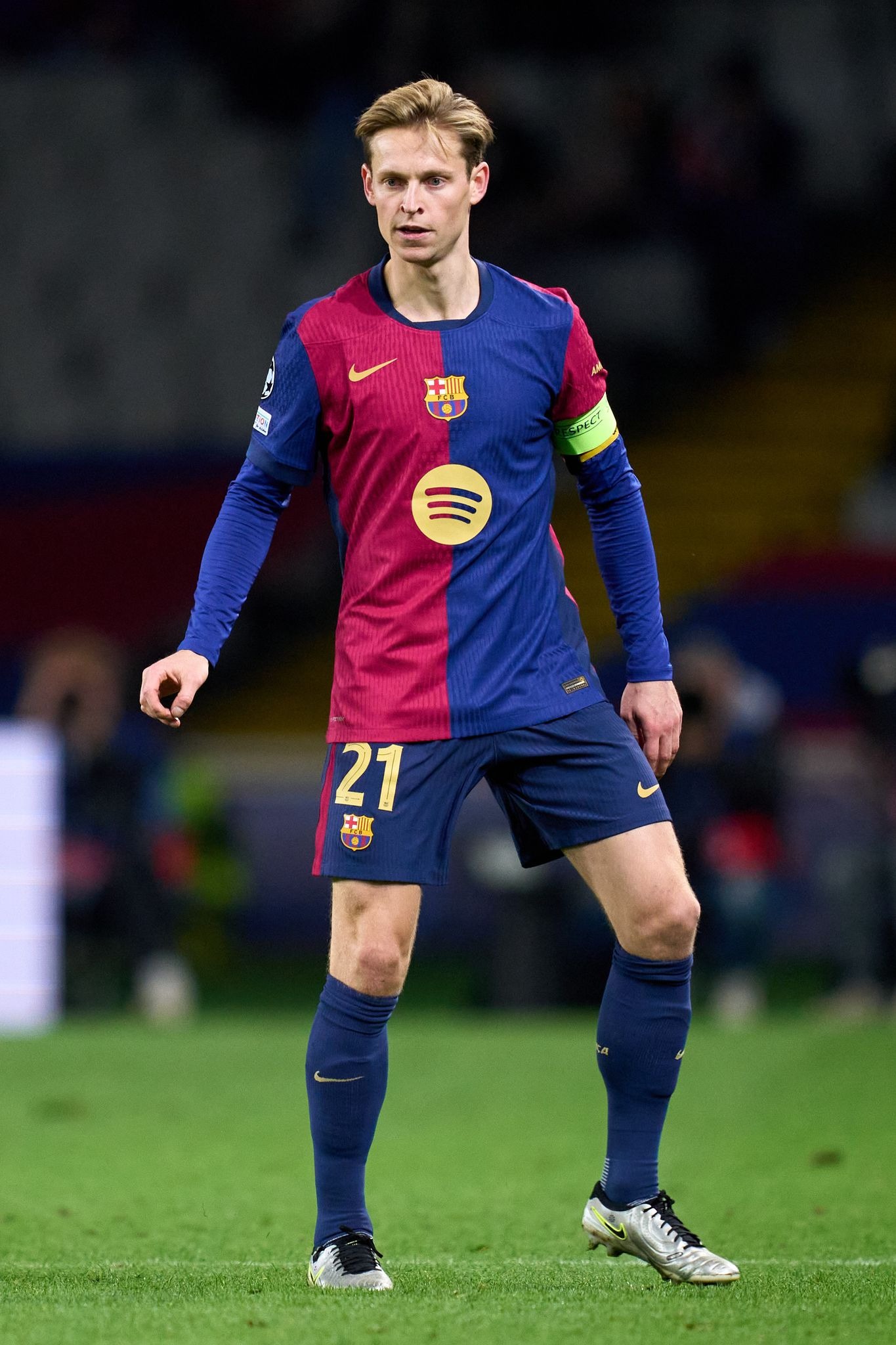 لاعب برشلونة فرينكي دي يونغ خلال مباراة بريست في دوري أبطال أوروبا - 26 نوفمبر 2024