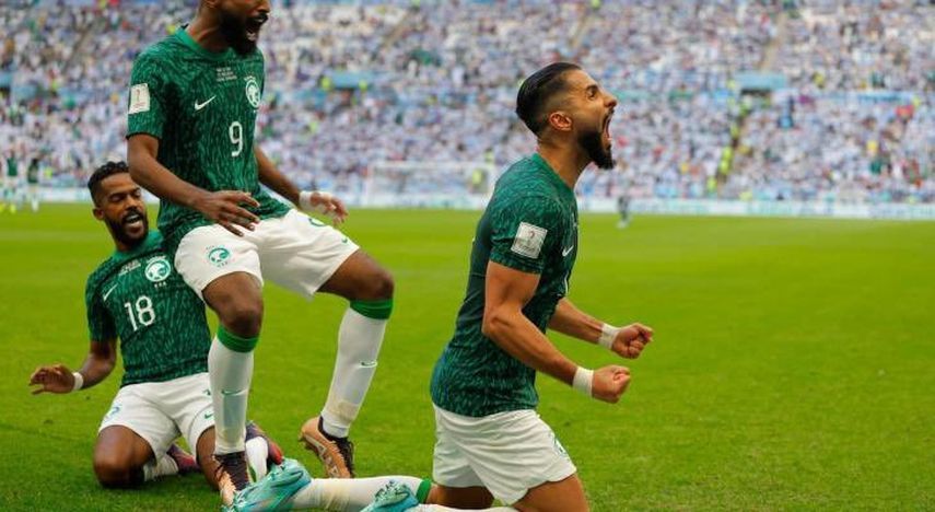 فرحة لاعبي منتخب السعودية بهدف في شباك الأرجنتين