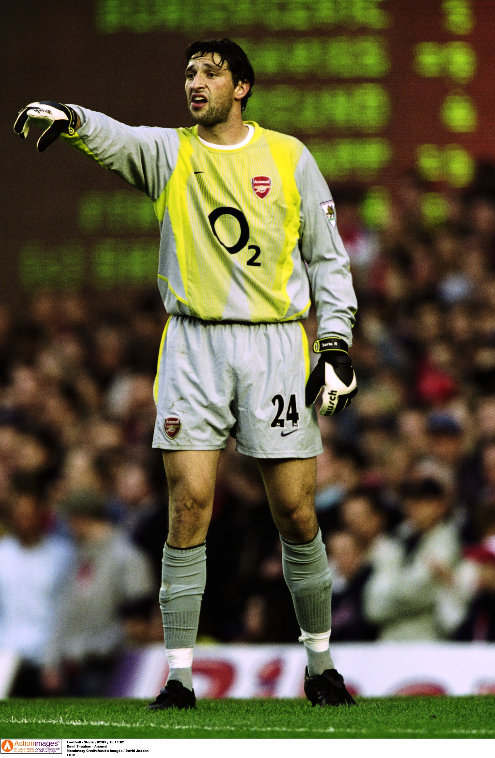 رامي شعبان حارس أرسنال السابق في مباراة ضد ستوك سيتي - 16 نوفمبر 2002