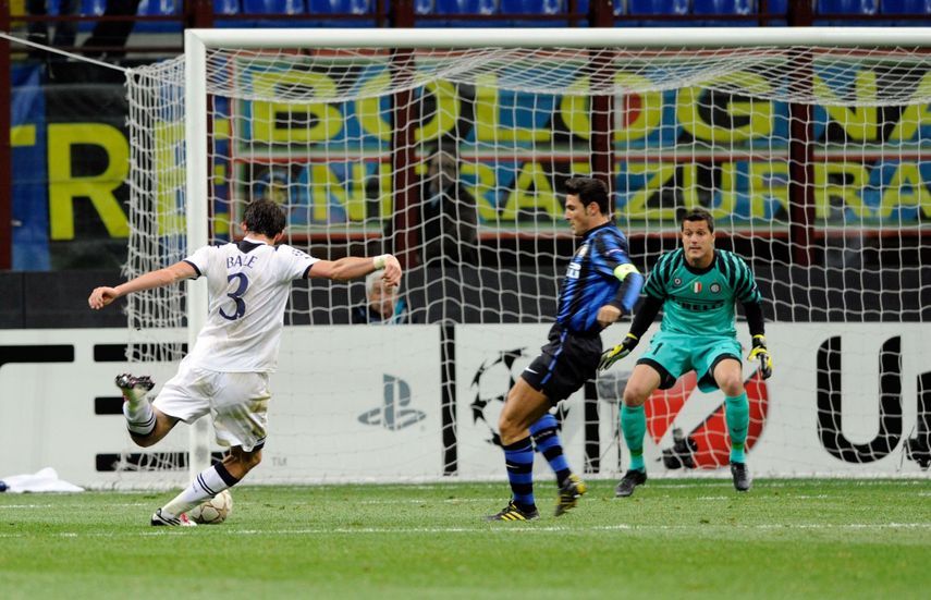 جاريث بيل لحظة تسجيله هدفا في شباك إنتر ميلان ضمن دوري الأبطال موسم 2010/2011