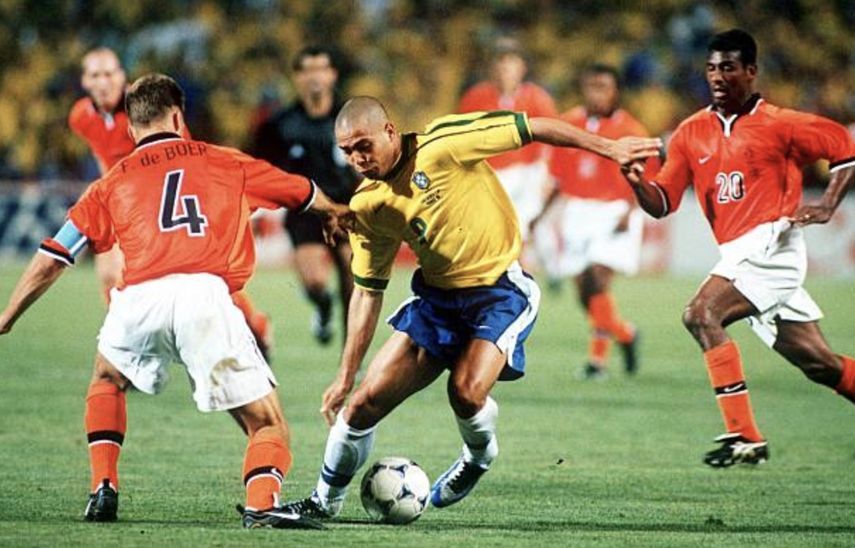 البرازيلي رونالدو إل فينومينو امام هولندا - كأس العالم 1998