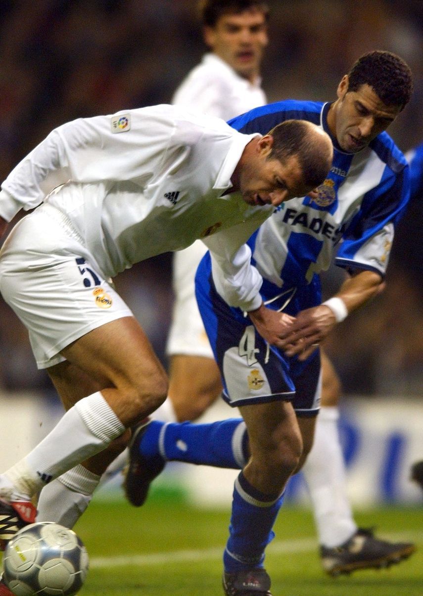 النيبت في مواجهة زيدان في نهائي كـأس الملك الإسباني عام 2002 - AFP