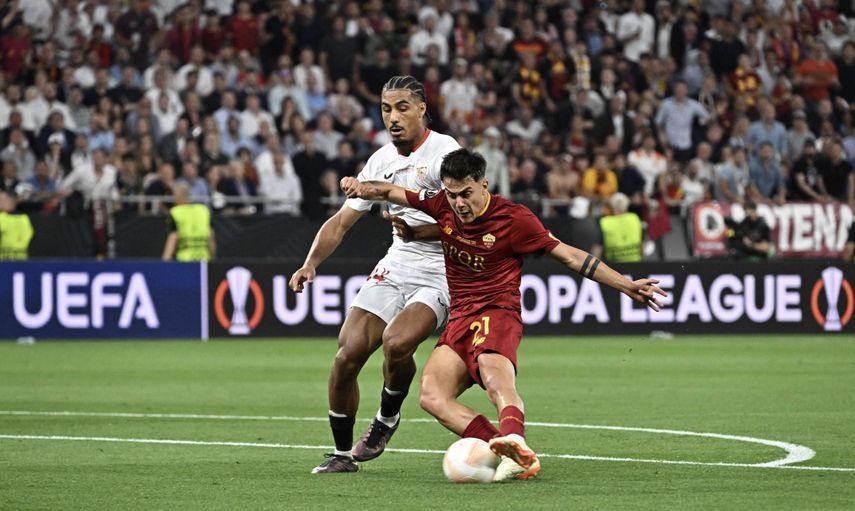 باولو ديبالا يسجل هدف تقدم روما أمام إشبيلية في نهائي الدوري الأوروبي 2023