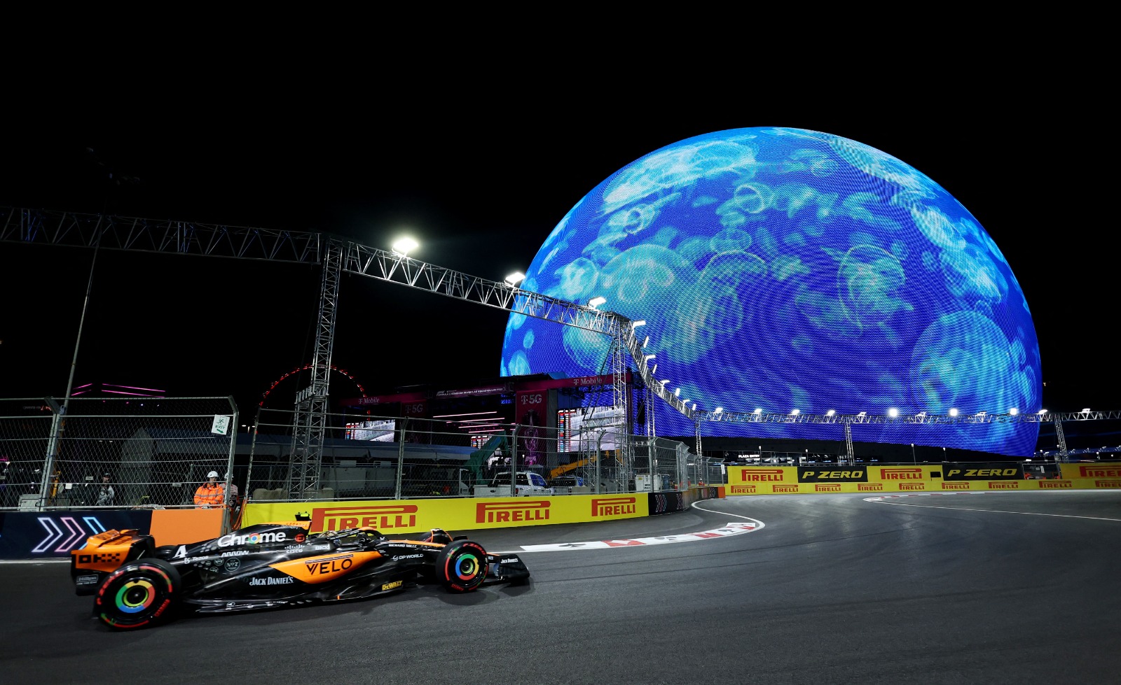 Sphere Las vegas في بطولة العالم لفورمولا 1 في لاس فيغاس - 18 نوفمبر 2023