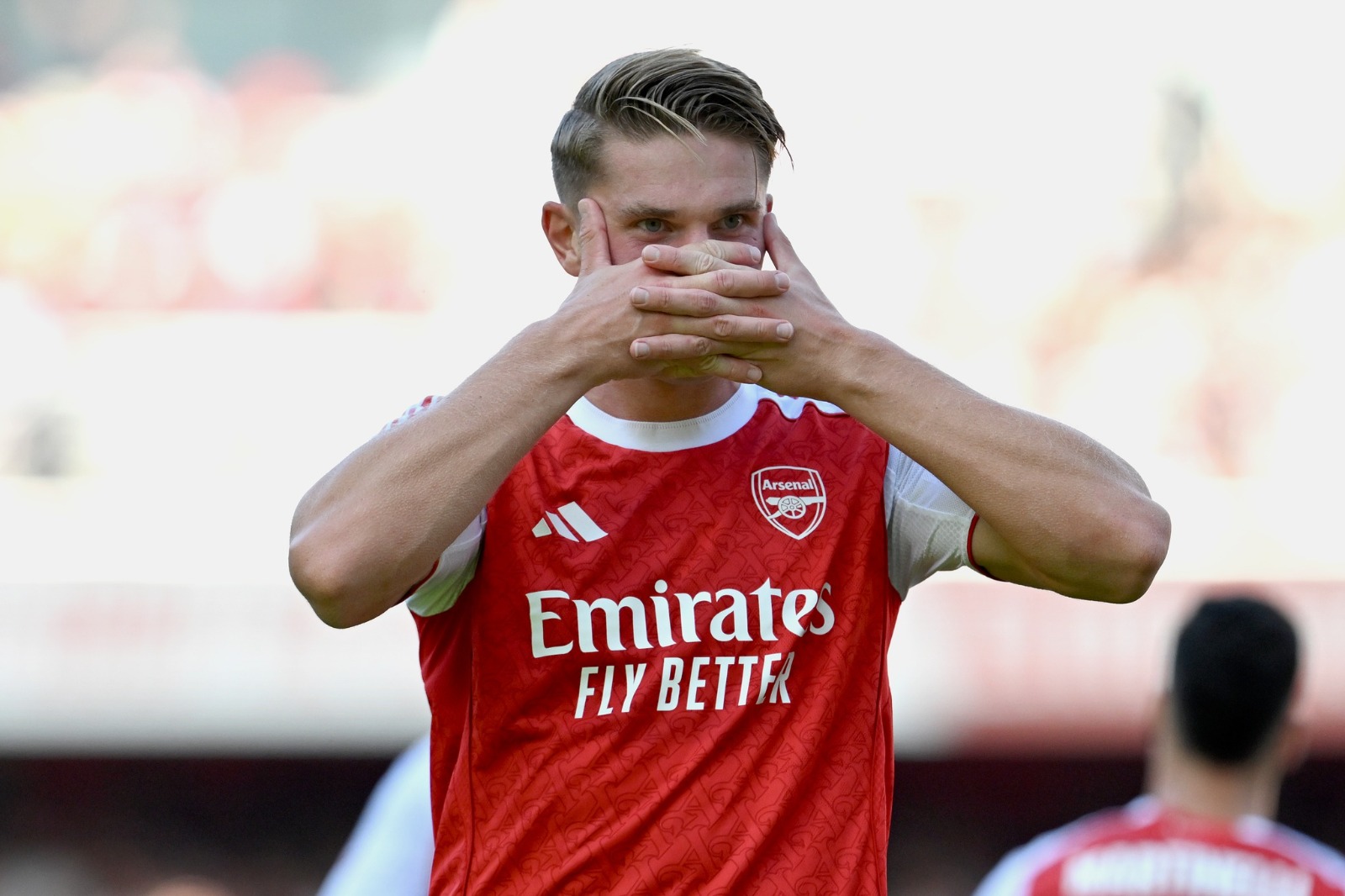 فيكتور غيوكيريس مهاجم أرسنال يحتفل بهدفه الأول مع الفريق الإنجليزي خلال مباراة ودية ضد أتلتيك بلباو - 9 أغسطس 2025