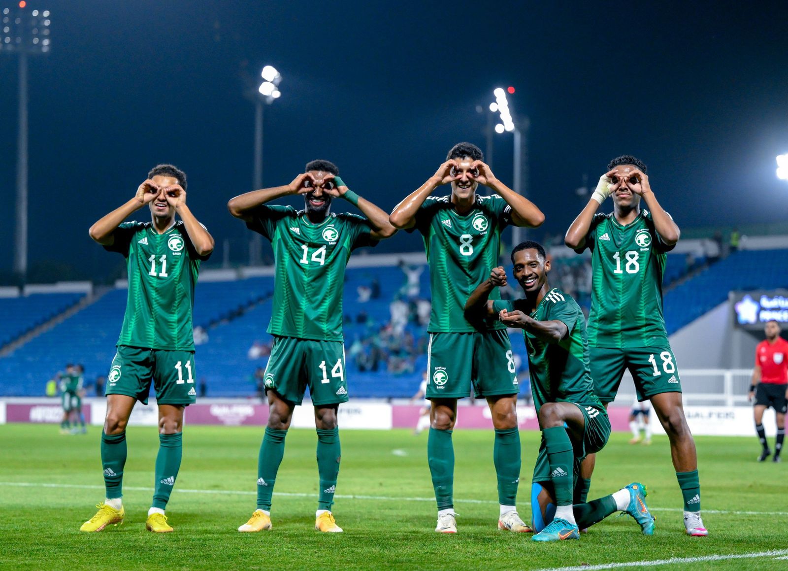 احتفال لاعبي منتخب السعودية بأحد أهدافهم في مرمى كمبوديا - 12 سبتمبر 2023