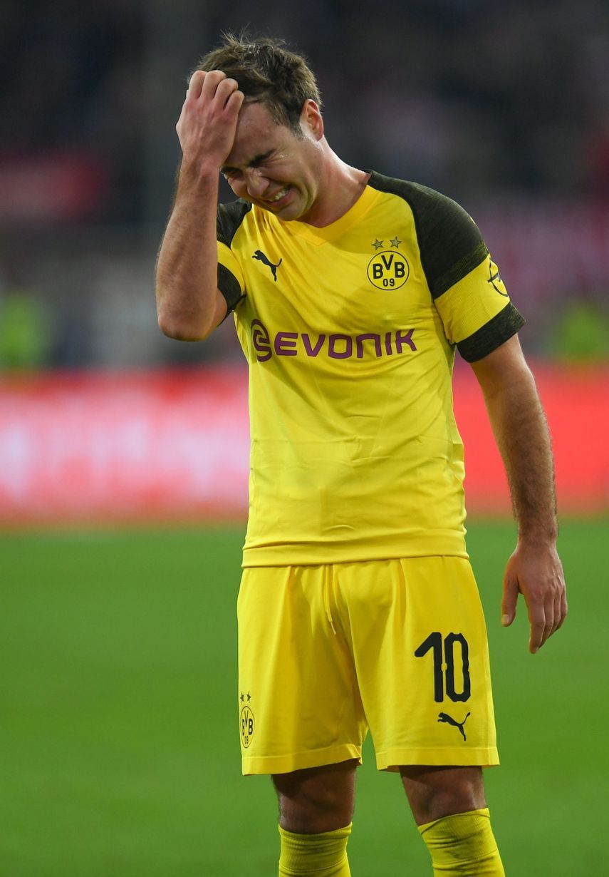 ردة فعل لاعب خط وسط دورتموند الألماني ماريو غوتزه - AFP