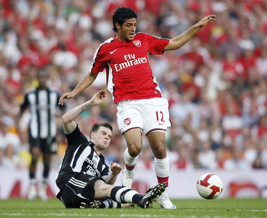 المكسيكي كارلوس فيلا بقميص أرسنال الإنكليزي  - AFP