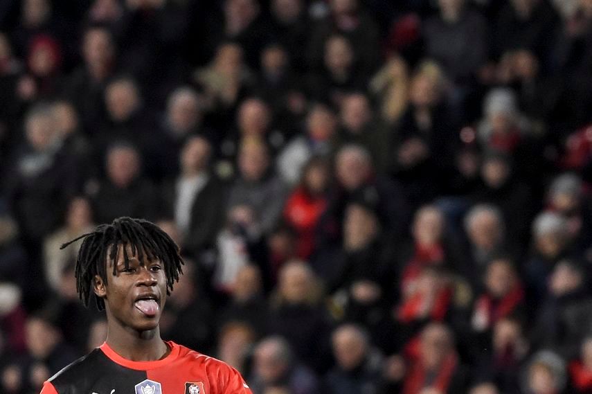 لاعب خط الوسط الفرنسي رين إدواردو كامافينغا  - AFP