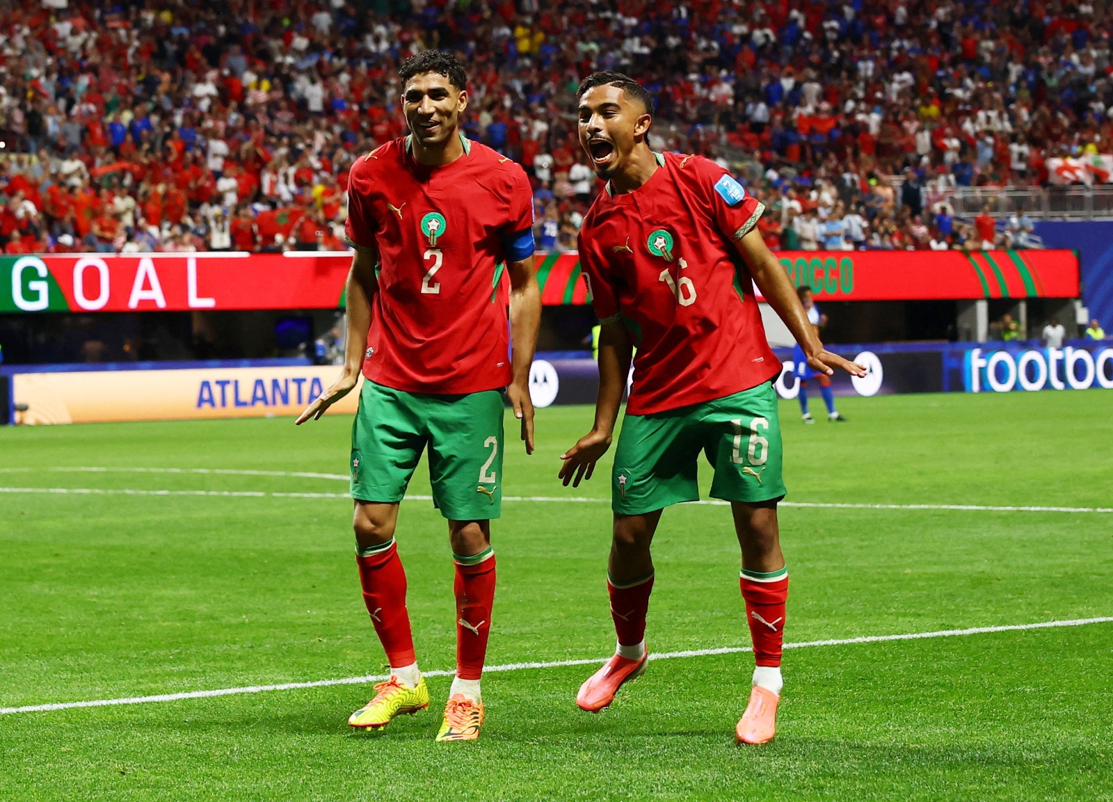 أشرف حكيمي وجسيم ياسين خلال مباراة المغرب وهايتي بكأس العالم - 25 يونيو 2026