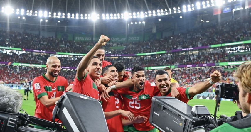فرحة لاعبو المغرب بالتأهل على حساب المغرب إلى ربع نهائي مونديال 2022