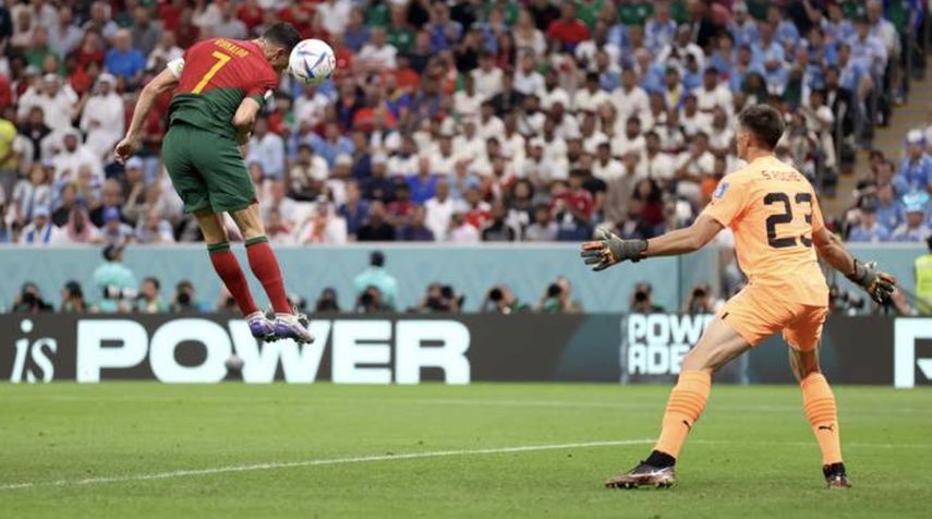 رونالدو لم يلمس الكرة واحتفل بتسجيل الهدف امام اوروجواي في مونديال 2022