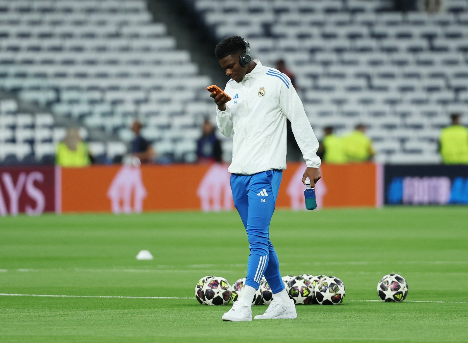 أوريلين تشواميني لاعب وسط ريال مدريد قبل مباراة بايرن ميونيخ بدوري أبطال أوروبا - 7 أبريل 2026