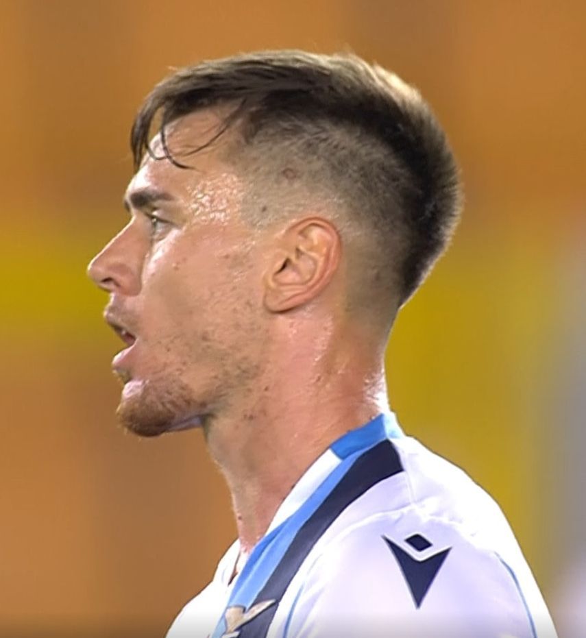 المدافع الإسباني لفريق لاتسيو باتريك 