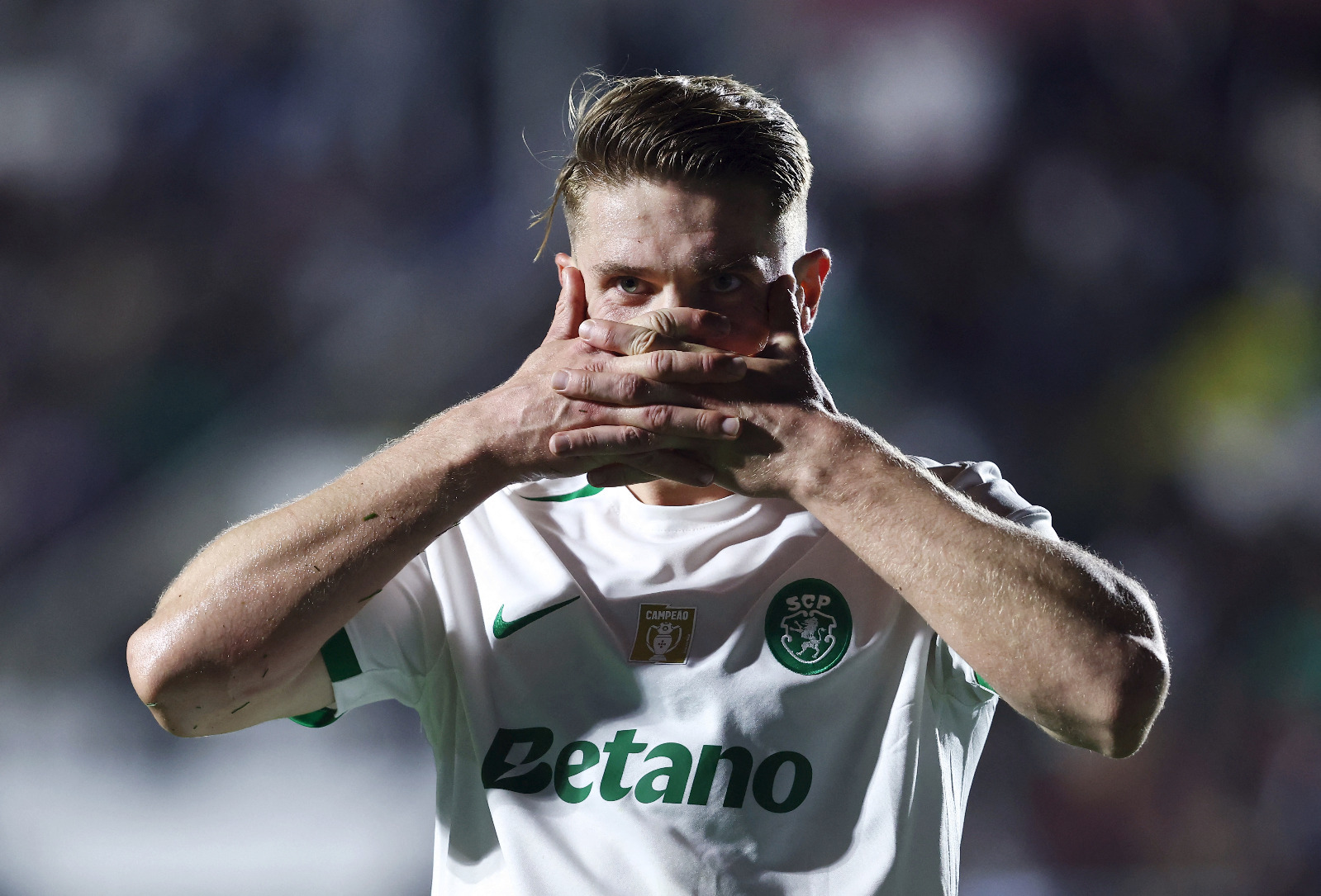 فيكتور غيوكيريس بعد تسجيله هدفاً لسبورتينغ لشبونة في مرمى إستريلا بالدوري البرتغالي – 29 مارس 2025