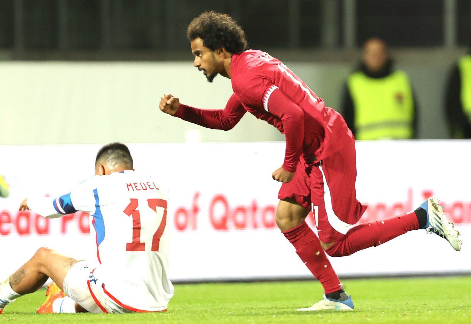 أكرم عفيف نجم منتخب قطر 