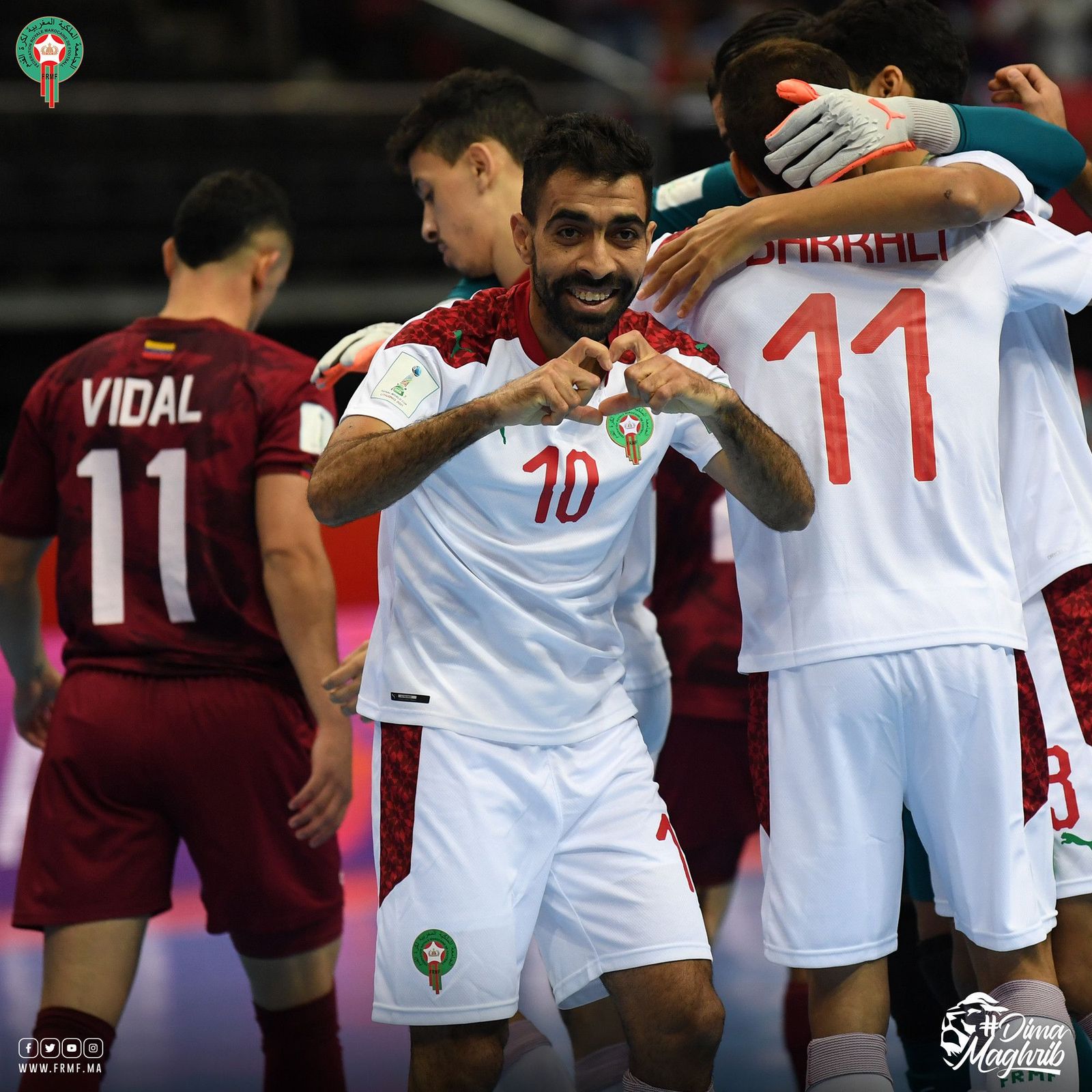 سفيان المسرار يحتفل بتأهل المنتخب المغربي لربع نهائي المونديال