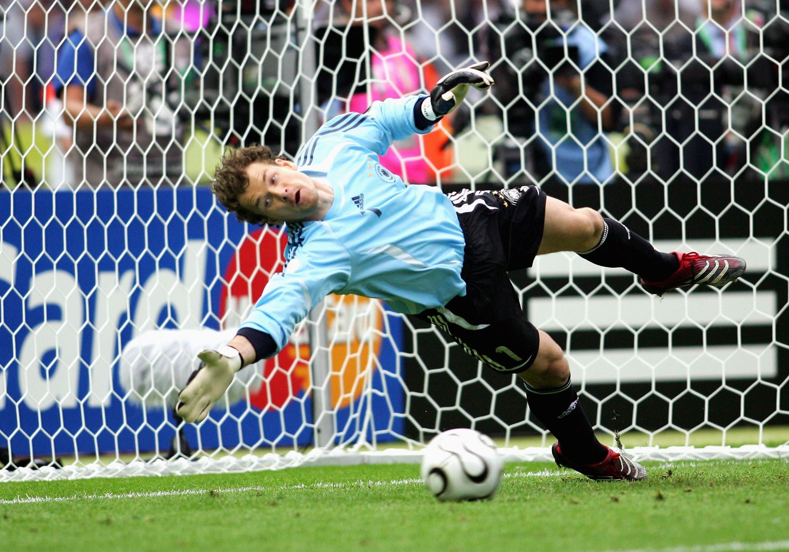 الحارس ينس ليمان رجل لقاء ألمانيا والأرجنتين في ربع نهائي كأس العالم 2006 