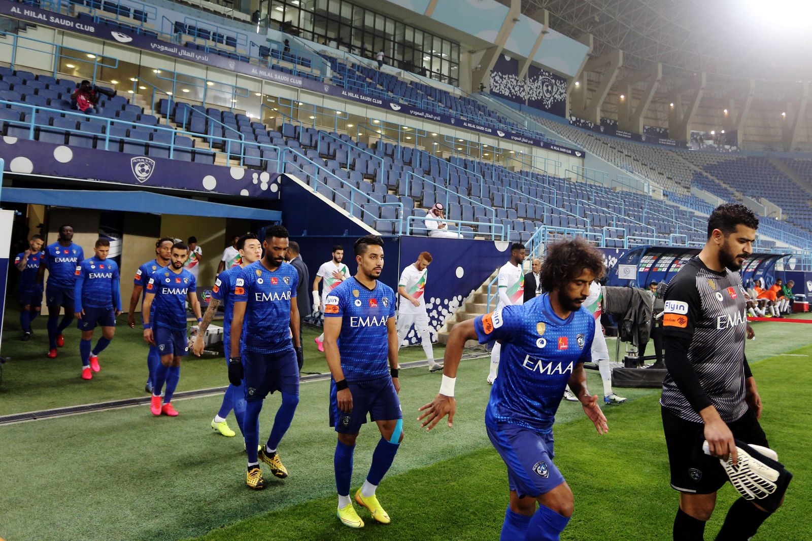 لاعبو نادي الهلال السعودي خلال إحدى مباراة من دون جمهور بسبب انتشار فيروس كورونا