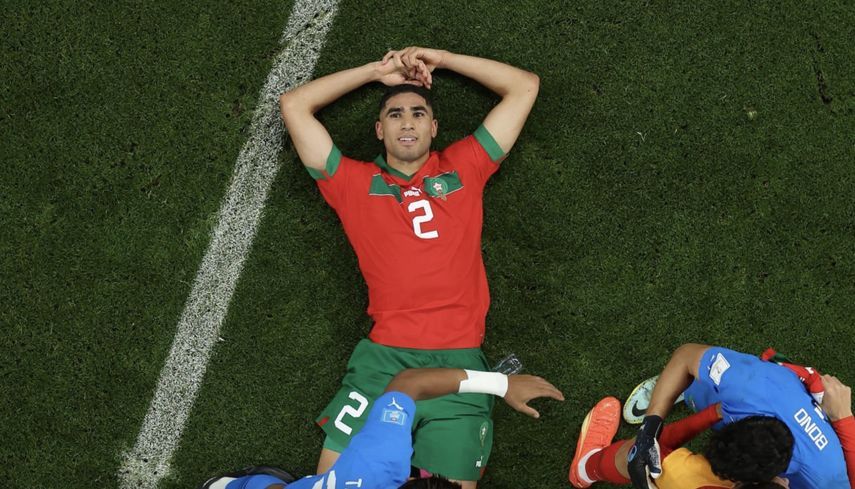 أشرف حكيمي لاعب منتخب المغرب في مونديال 2022