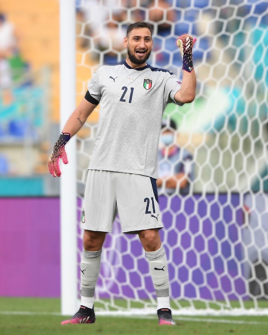 جيانلويجي دوناروما بقميص المنتخب الإيطالي في يورو 2020 - TWITTER/@gigiodonna1