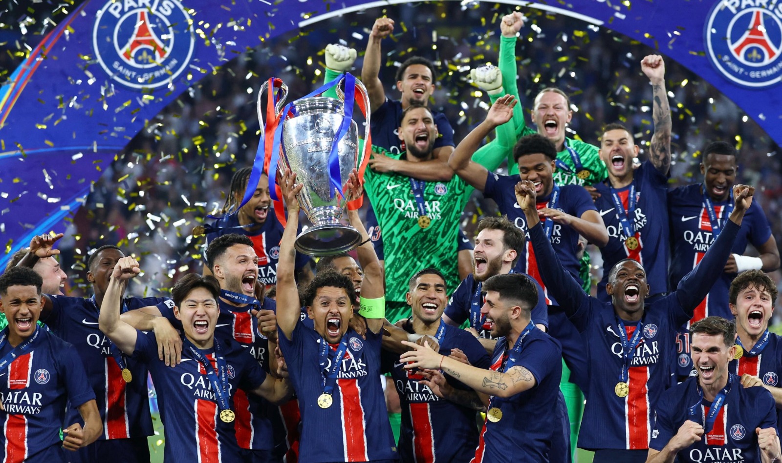 صورة رفع ماركينيوس للقب دوري أبطال أوروبا 2025 لأول مرة في تاريخ باريس سان جيرمان