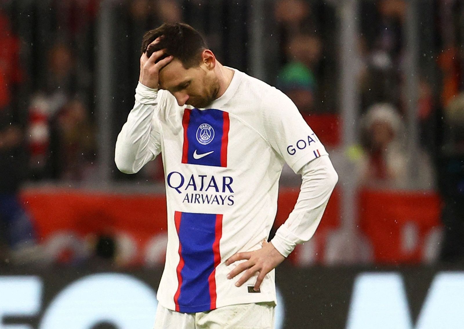 حسرة ليونيل ميسي لاعب باريس سان جيرمان بعد الهزيمة من بايرن ميونيخ في دوري أبطال أوروبا - 8 مارس 2023