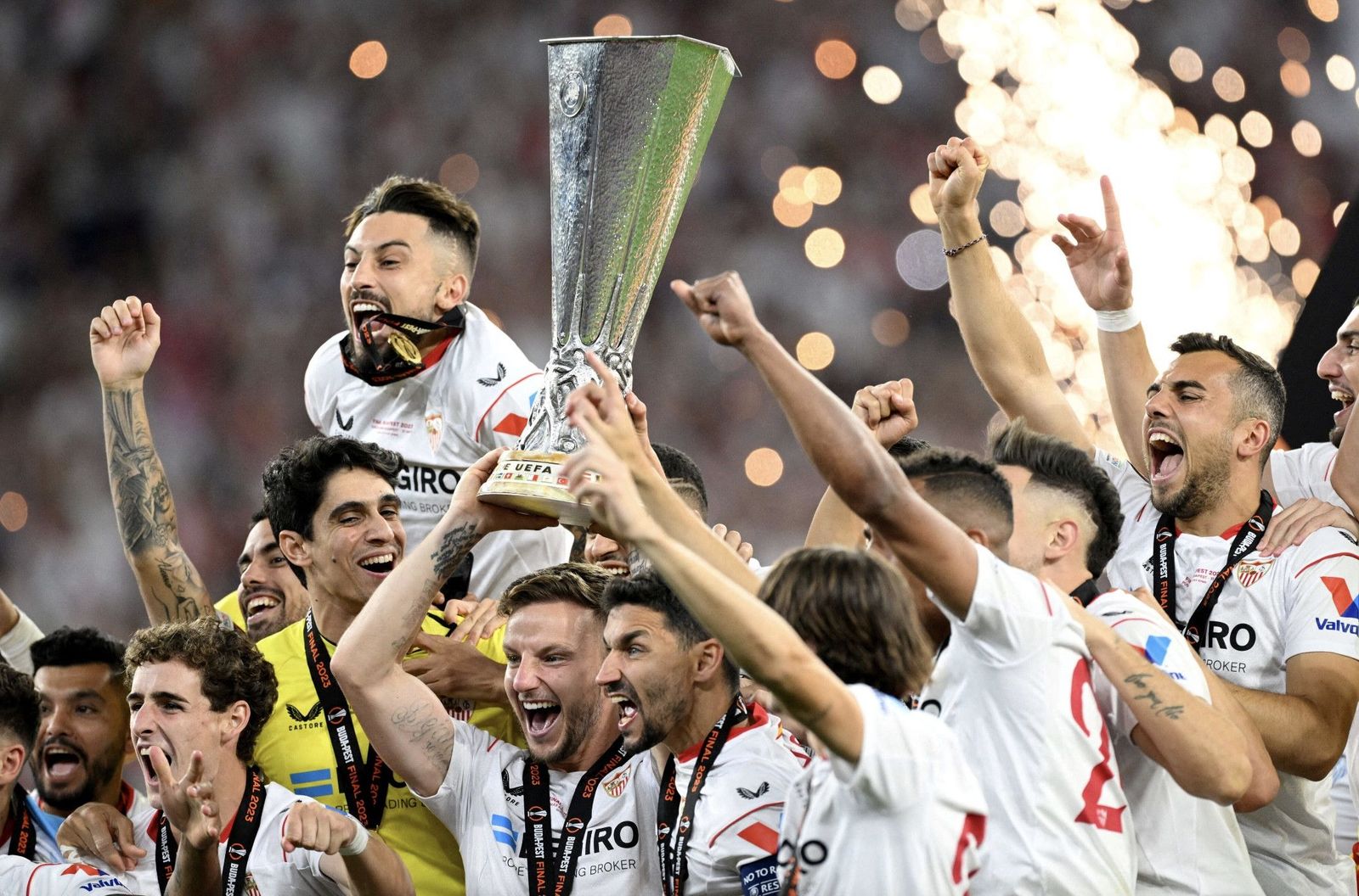 إشبيلية يتأهل إلى دوري أبطال أوروبا للمرة الثالثة من خلال الدوري الأوروبي