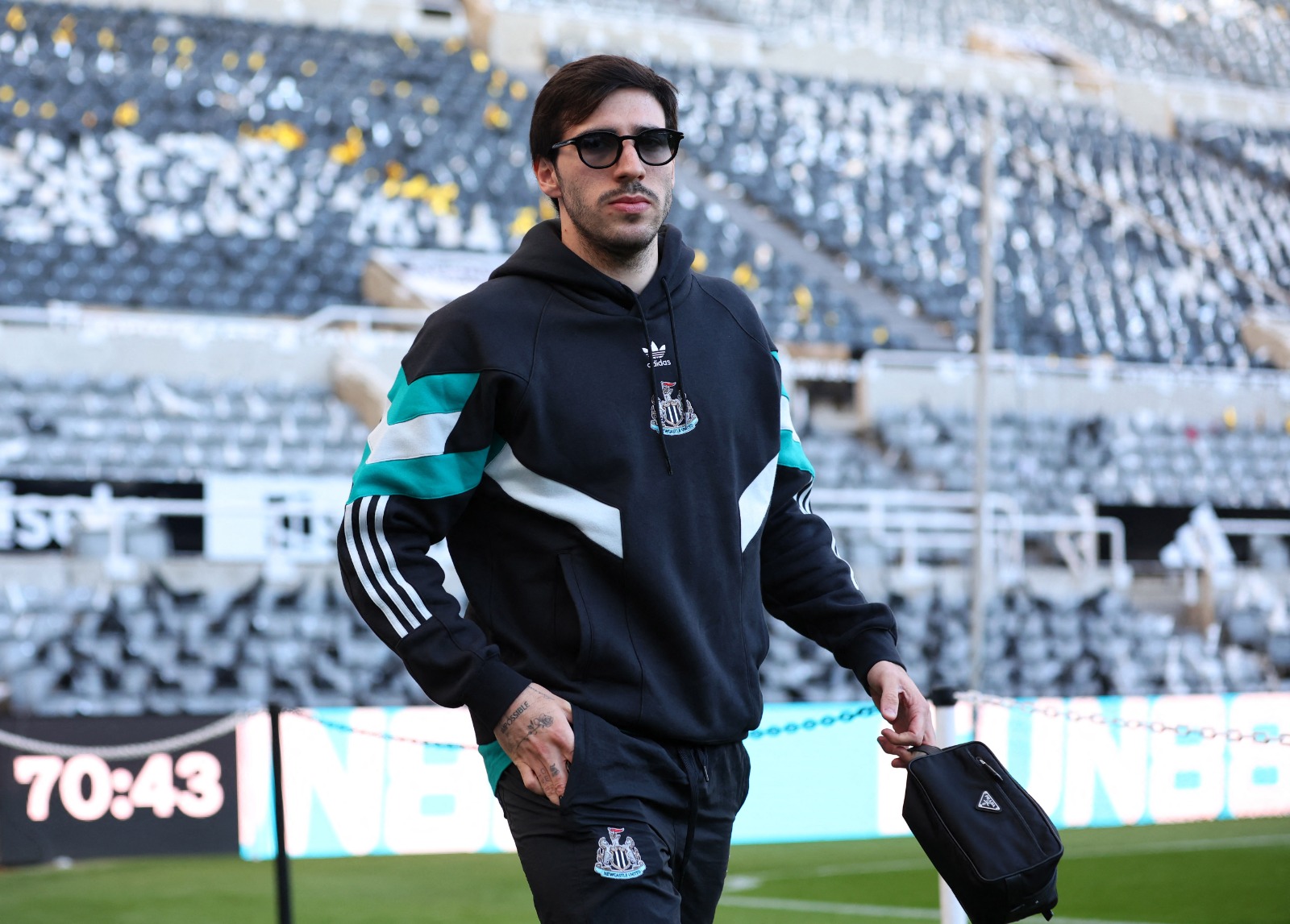 ساندرو تونالي لاعب نيوكاسل قبل مواجهة برنتفورد بالدوري الإنجليزي - 2 أبريل 2025