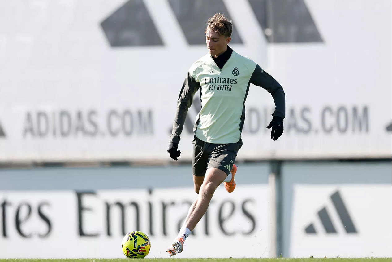 دين هويسن خلال تدريب لريال مدريد - 2 نوفمبر 2025