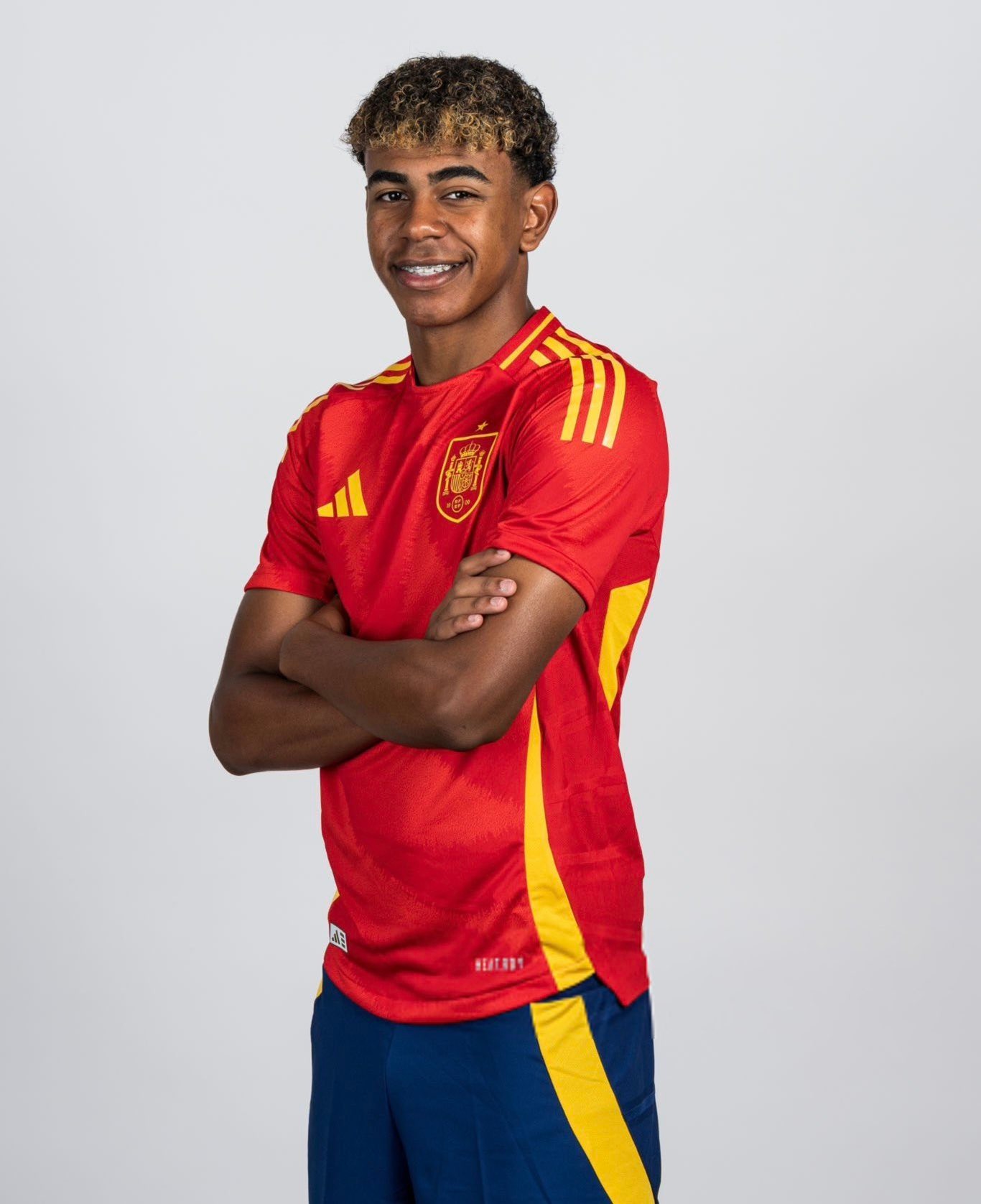 لامين يامال لاعب منتخب إسبانيا في جلسة تصويرية قبل انطلاق بطولة أوروبا يورو 2024- 12 يونيو 2024
