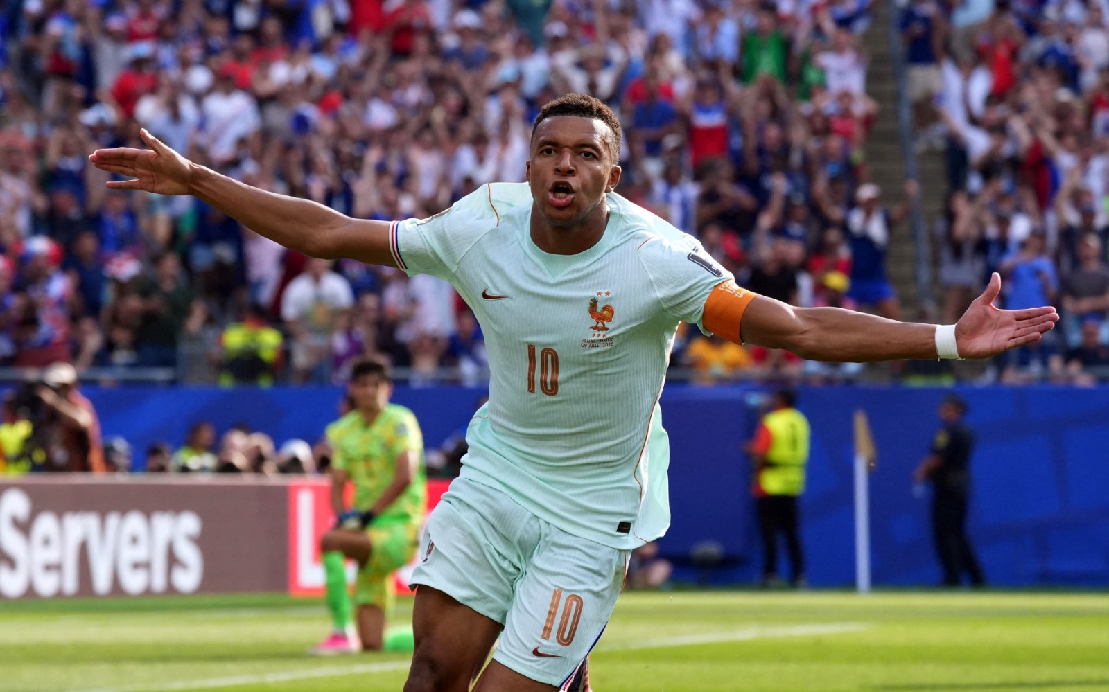 كيليان مبابي مهاجم فرنسا يحتفل بهدفه في مرمى المغرب في كأس العالم - 9 يوليو 2026