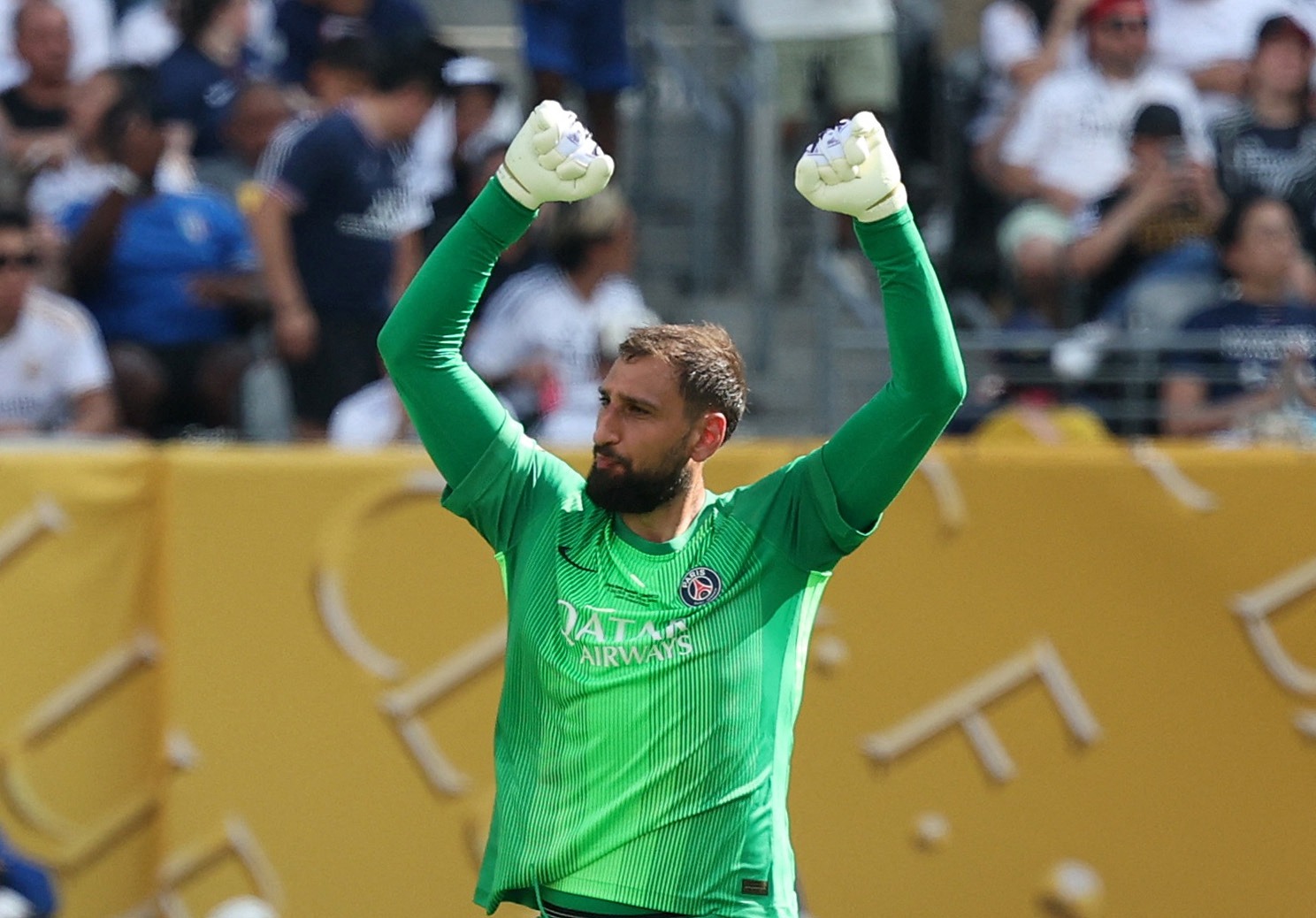 حارس باريس سان جيرمان جيانلويجي دوناروما يحتفل بعد مباراة ريال مدريد في نصف نهائي كأس العالم للأندية - 9 يوليو 2025