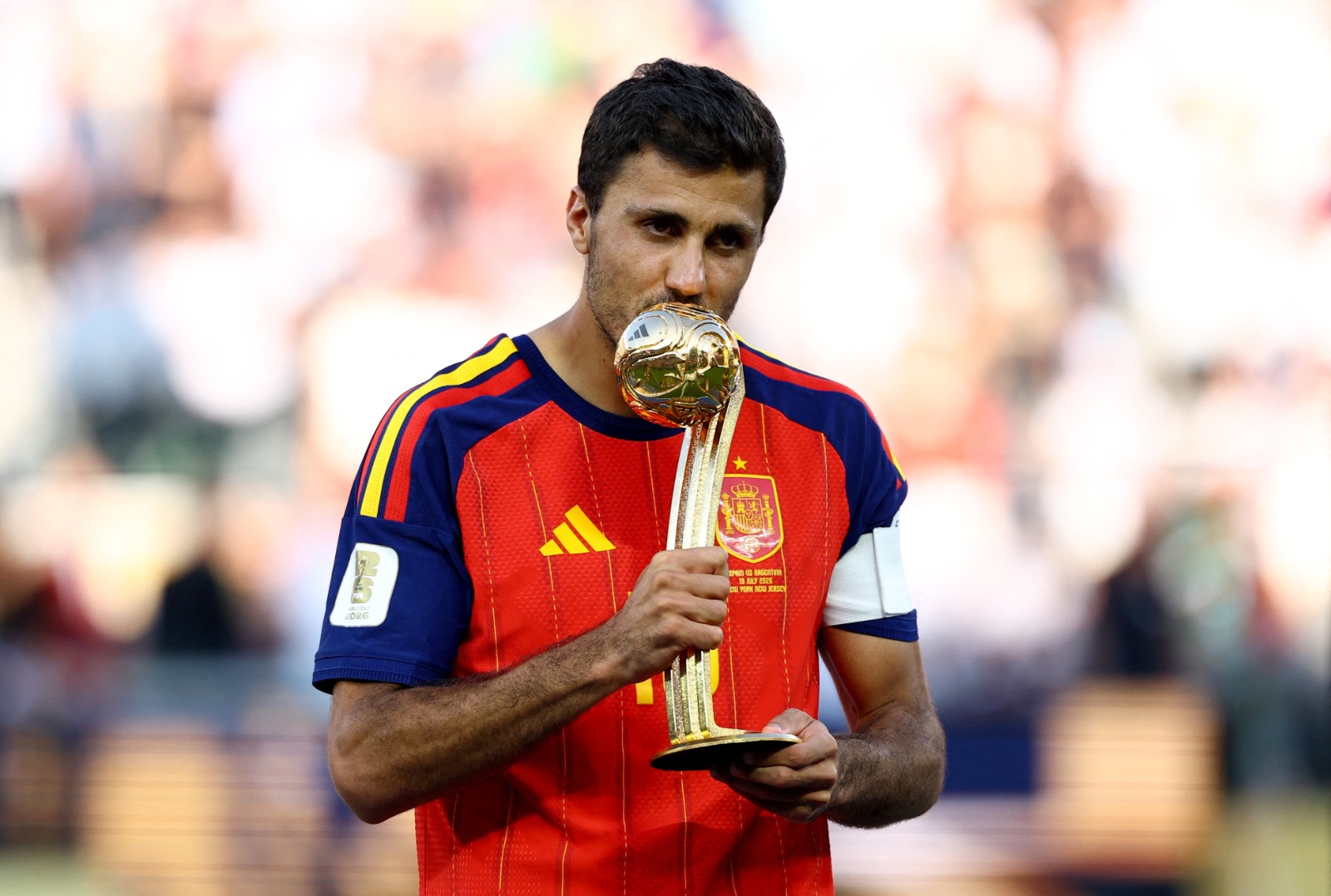 رودري يحتفل بفوزه بجائزة أفضل لاعب في كأس العالم - 19 يوليو 2026