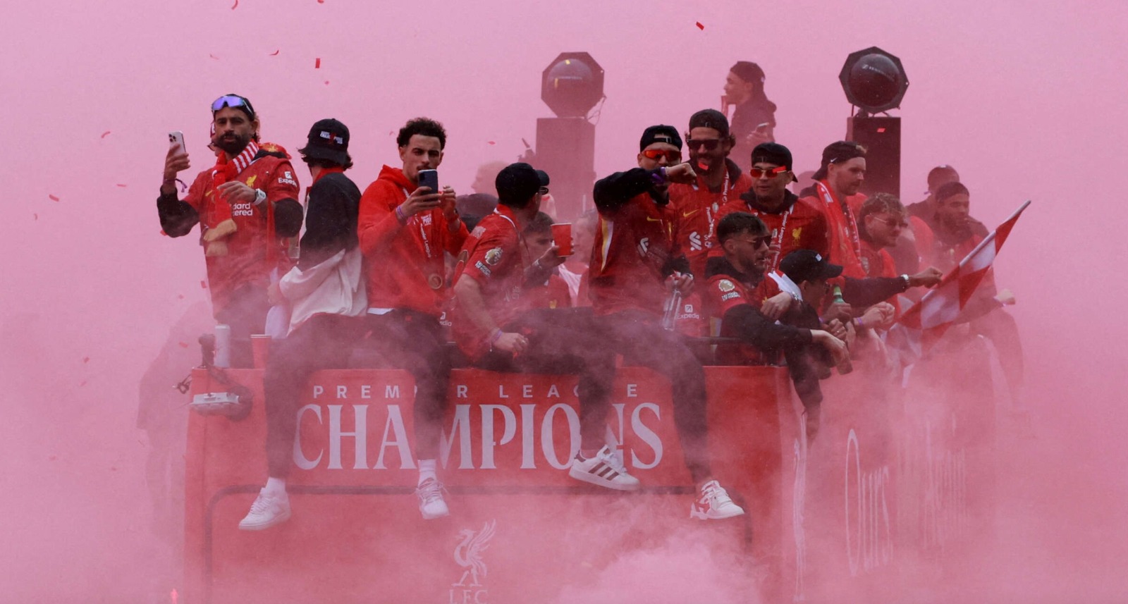 موكب احتفال ليفربول بلقب الدوري الإنجليزي للمرة ال20 في تاريخه