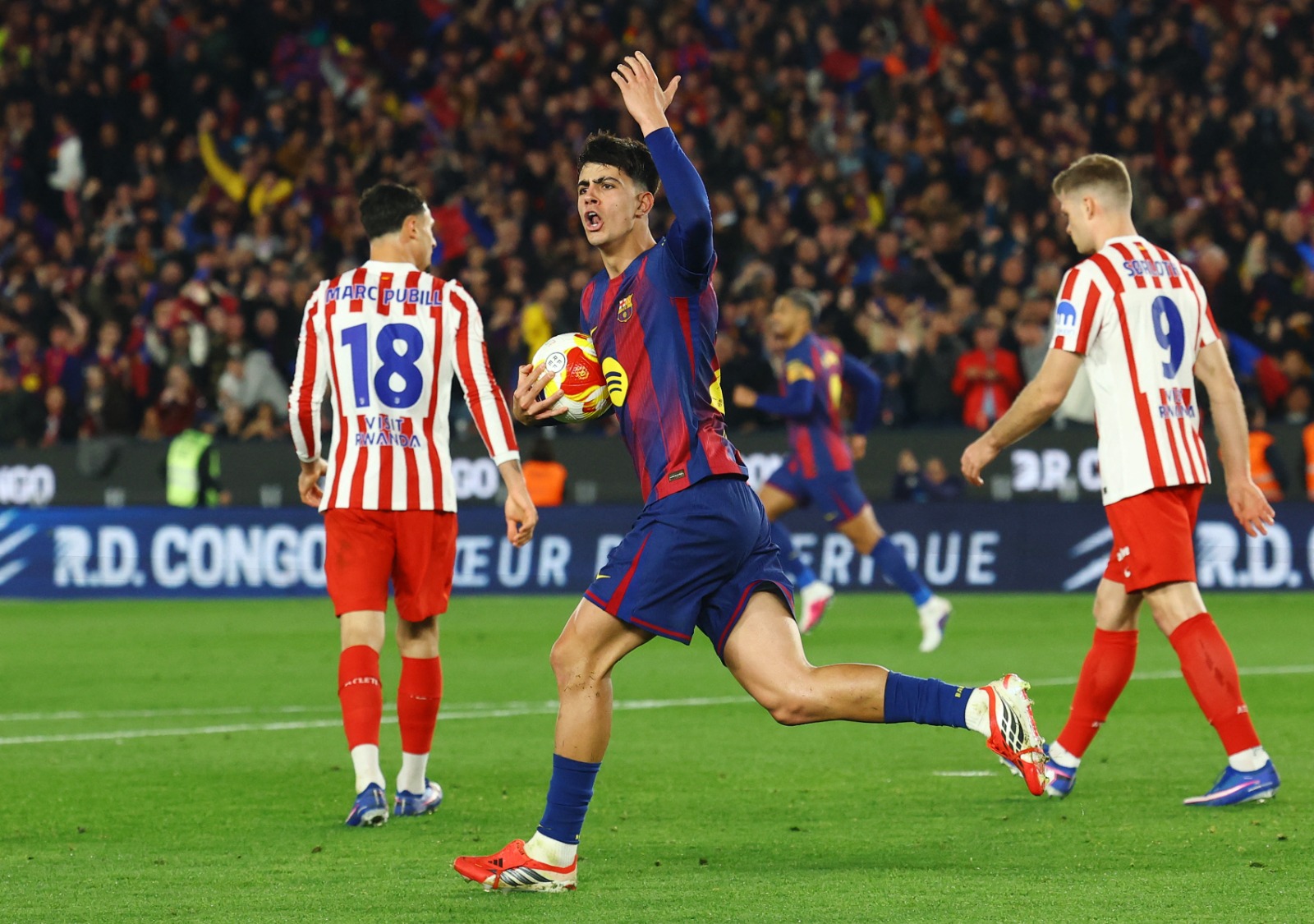 مارك بيرنال يحتفل بالتسجيل مع برشلونة ضد أتلتيكو مدريد في كأس الملك - 3 مارس 2026