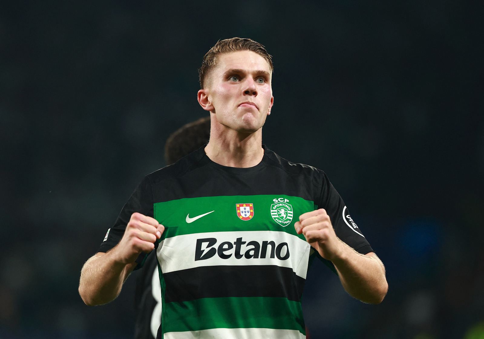 فيكتور غيوكيريس بعد تسجيله هدفاً لسبورتينغ لشبونة في مرمى مانشستر سيتي بدوري أبطال أوروبا - 5 نوفمبر 2024