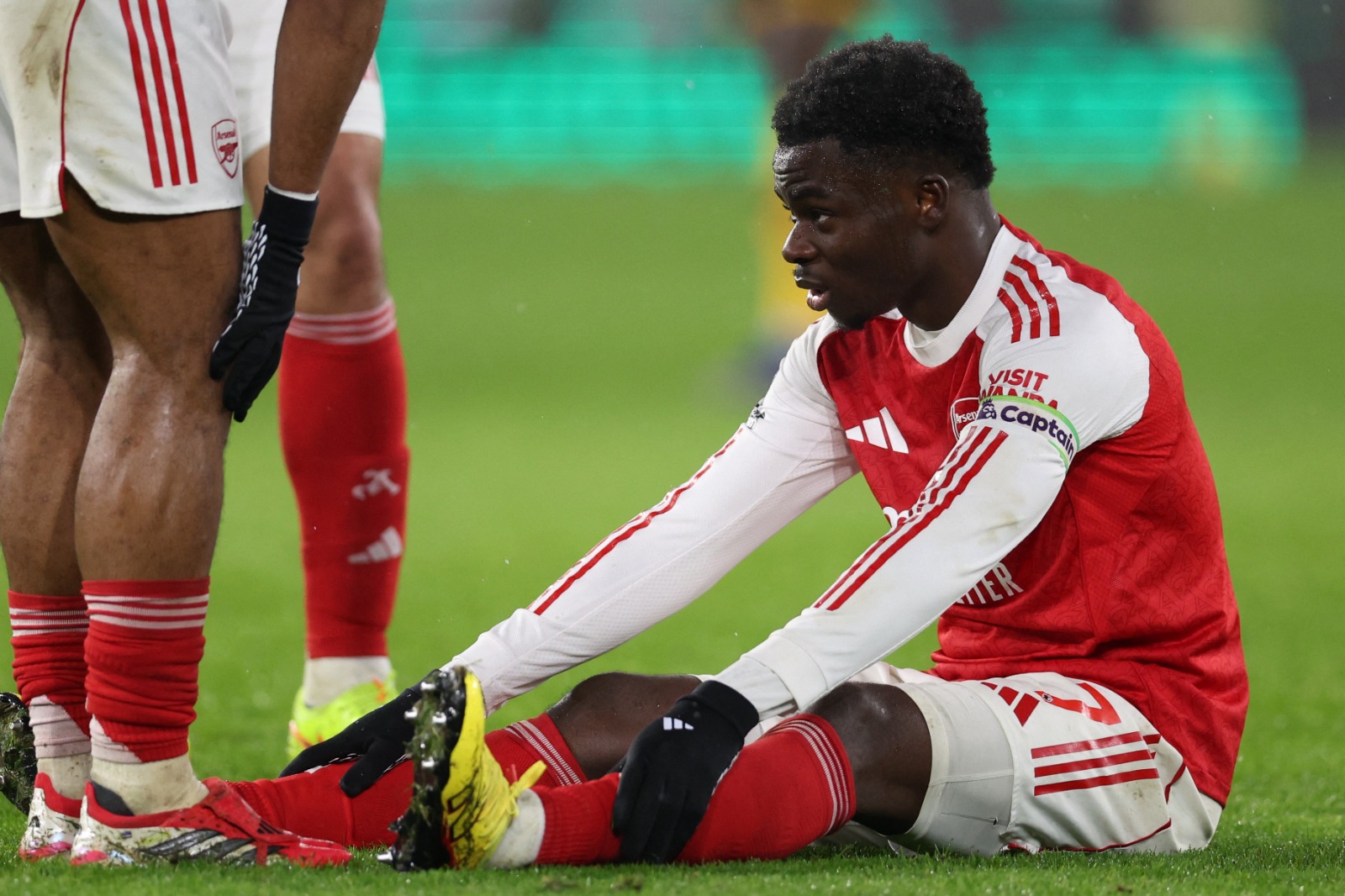 بوكايو ساكا لاعب أرسنال يسقط مصاباً أمام ولفرهامبتون - 18 فبراير 2026