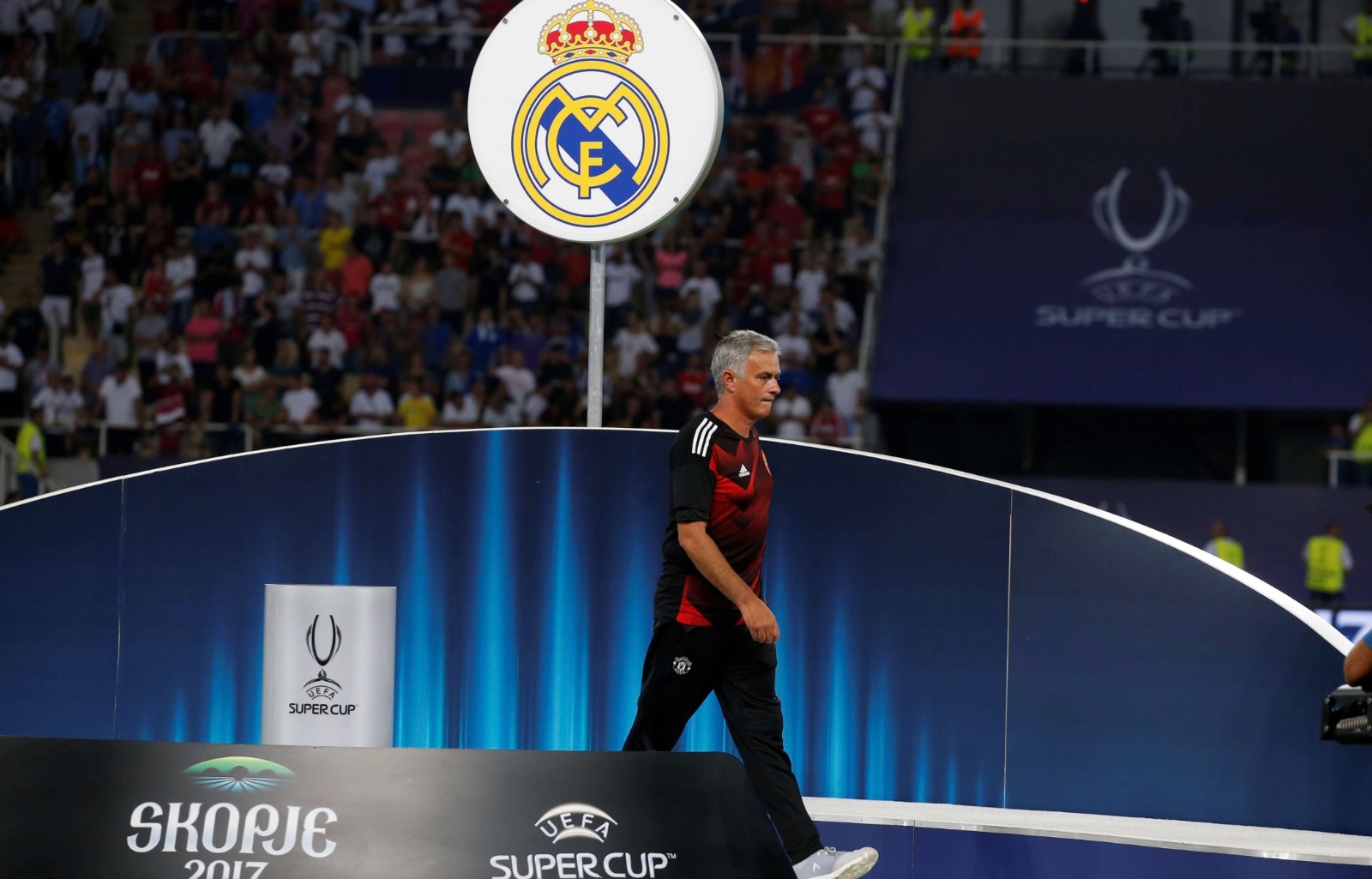 جوزيه مورينيو يخسر كأس سوبر أوروبا مع مانشستر يونايتد أمام ريال مدريد في 2017