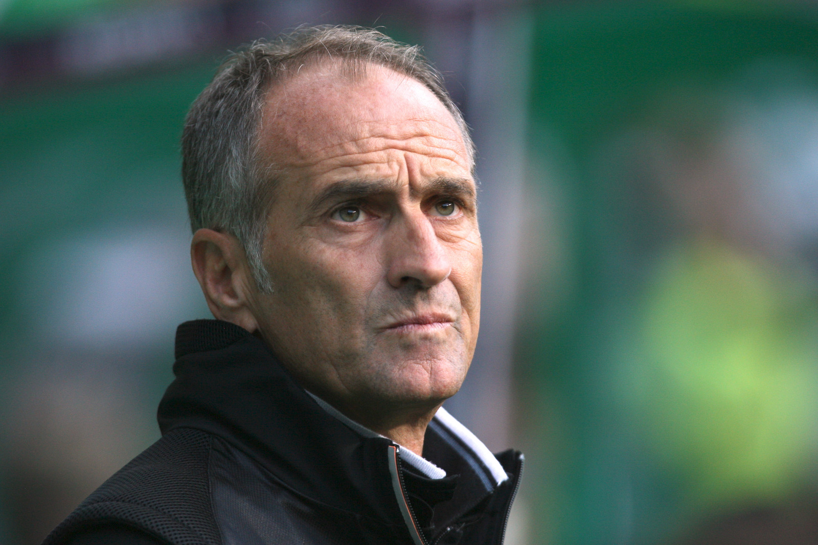 مدرب أودينيزي فرانشيسكو غيدولين خلال مباراة ضد سلتيك في الدوري الأوروبي - 29 سبتمبر 2011