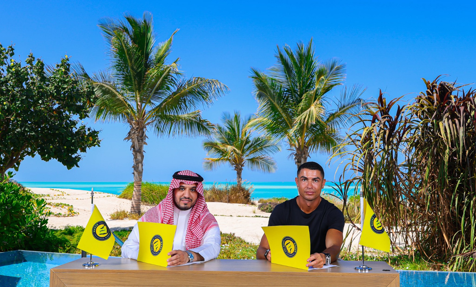 كريستيانو رونالدو ورئيس النصر عبد الله الماجد بعد تجديد عقده - 26 يونيو 2025