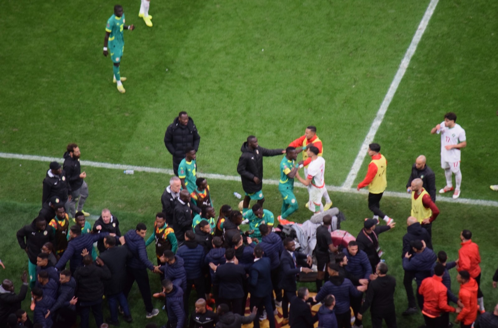 لاعبو السنغال يهددون بالانسحاب من نهائي كأس إفريقيا بسبب ركلة جزاء لصالح المغرب في الوقت الضائع - 18 يناير 2026