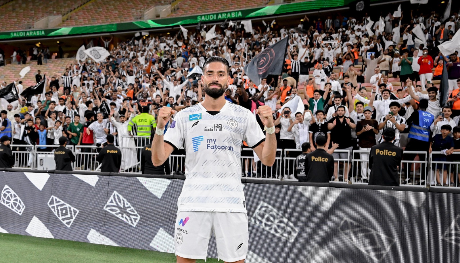 البلجيكي يانيك كاراسكو لاعب الشباب السعودي خلال مواجهة الإتحاد في الدوري السعودي - 27 أبريل 2024