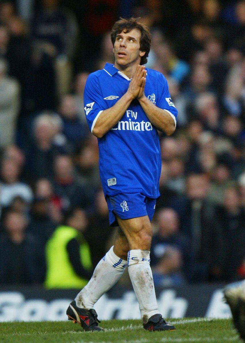 الإيطالي جان فرانكو زولا مهاجم نادي تشيلسي السابق - AFP