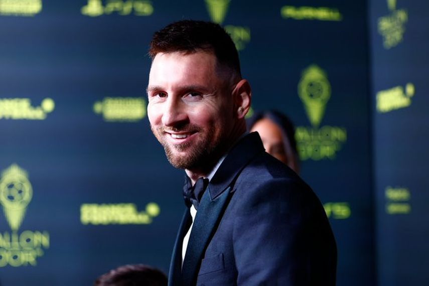 النجم الأرجنتيني ليونيل ميسي في حفل الكرة الذهبية التي فاز بها للمرة الثامنة - 30 أكتوبر 2023