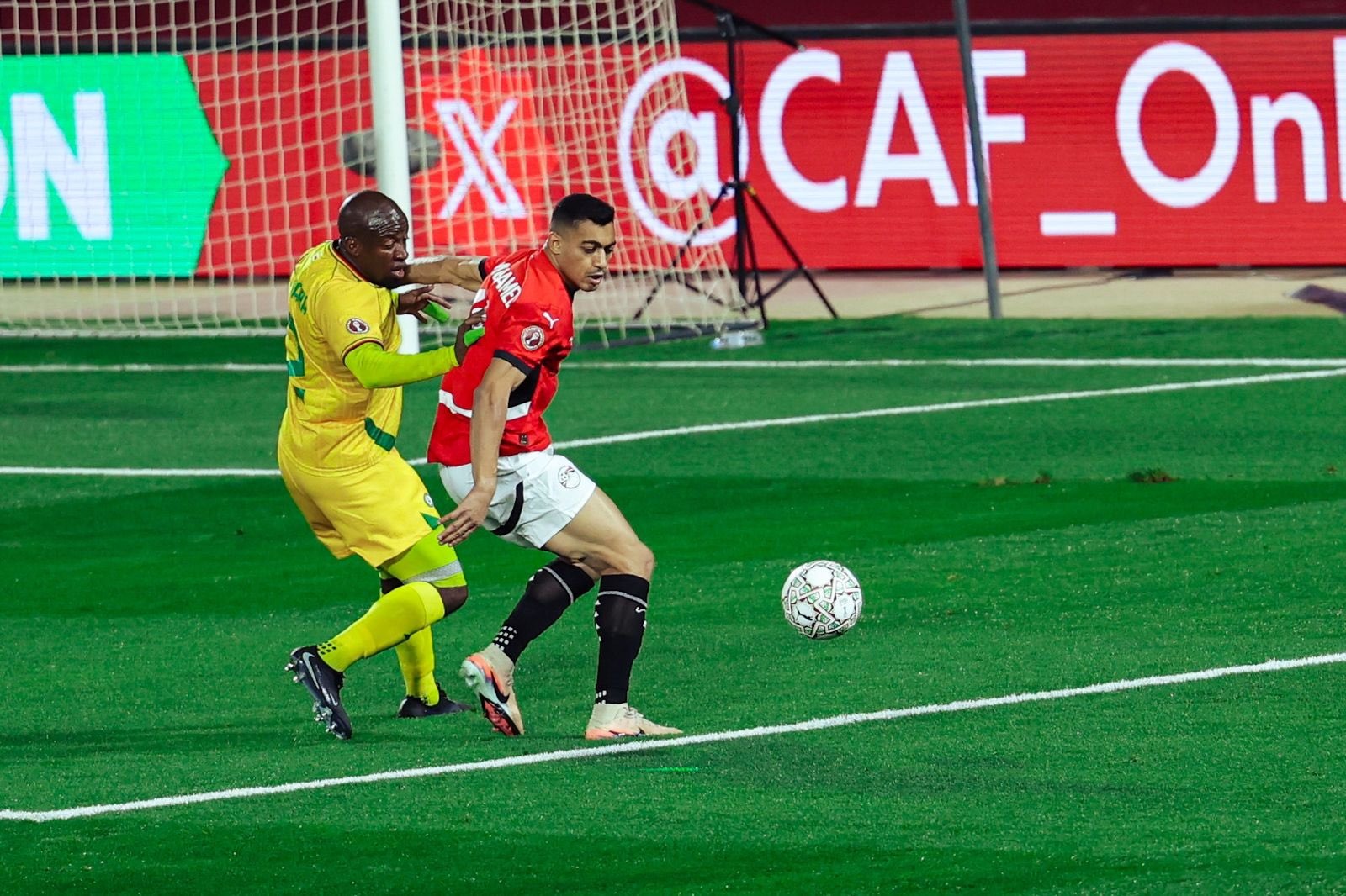 مصطفى محمد مهاجم مصر خلال لقاء زيمبابوي بكأس أمم إفريقيا - 22 ديسمبر 2025